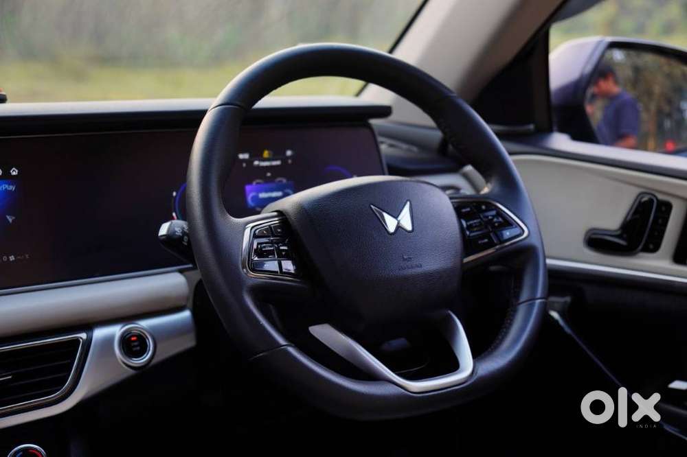 Mahindra Xuv700 2.0 Ax 7 Petrol At Luxury Pack Str, 2024, Petrol