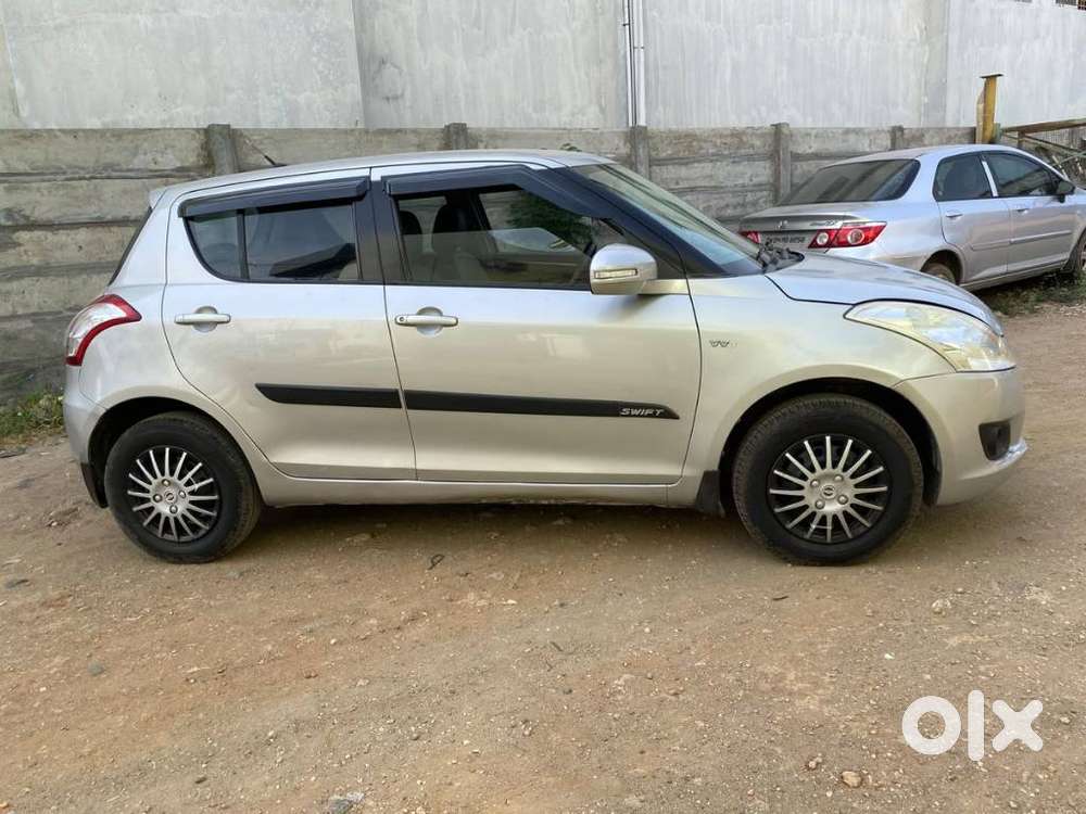 Maruti Suzuki Swift Vxi With Abs, 2012, Petrol