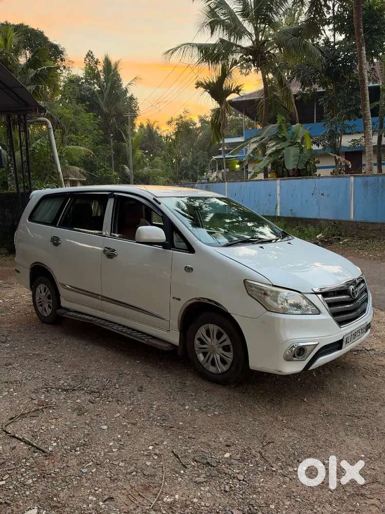 Toyota Innova G4 2015
