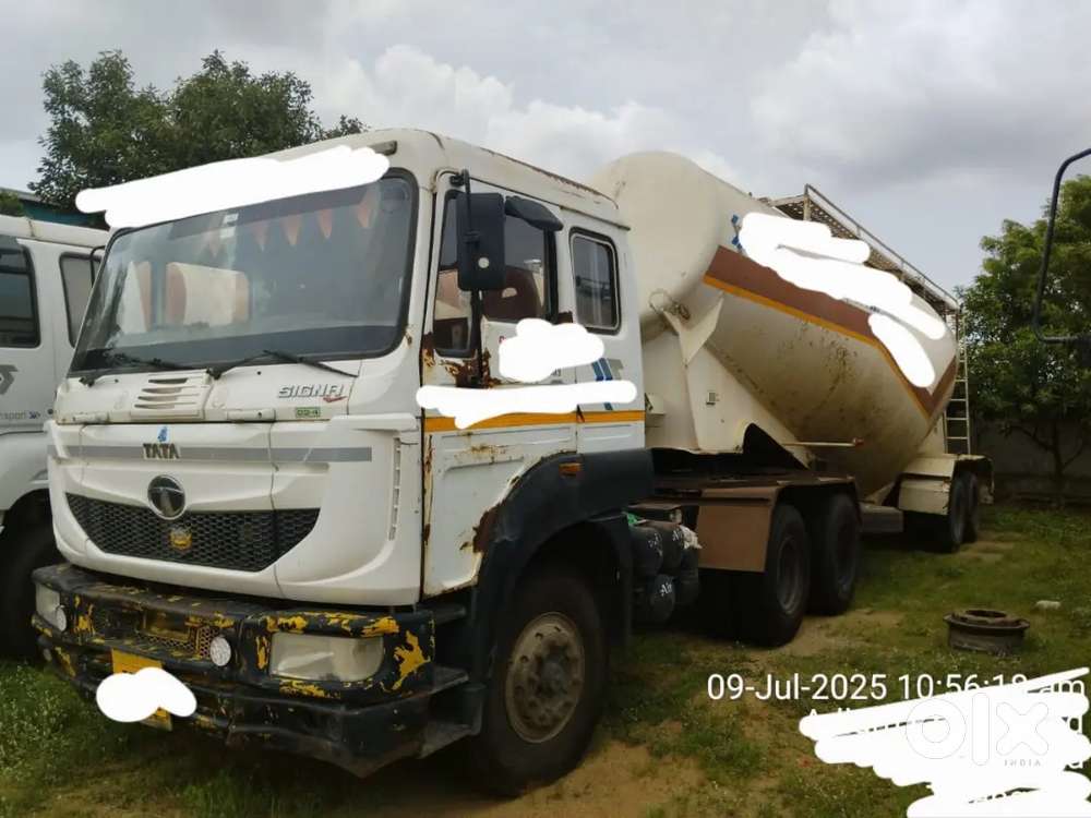 TATA SIGNA 4923.S2017