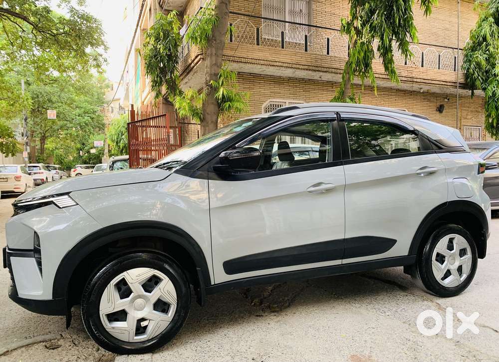 Tata Nexon Pure 1.2 S Revotron Petrol 6 Mt, 2025, Cng & Hybrids