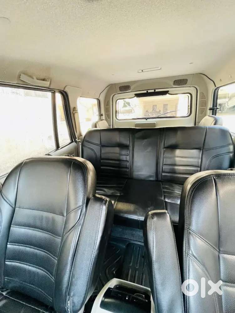 Mahindra Scorpio S10