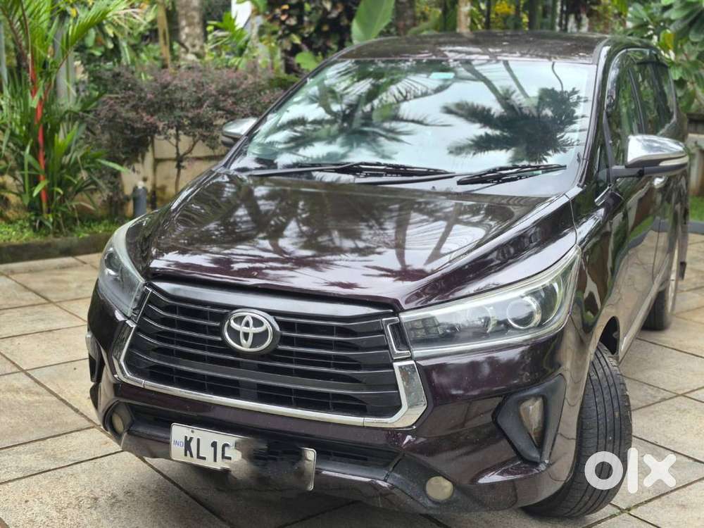 Innova Crysta 2.8z