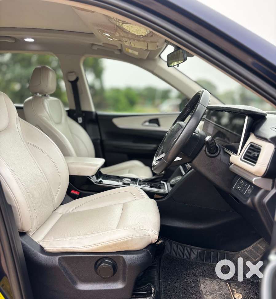 Mahindra Xuv700 2.2 Ax 7 Diesel At Luxury Pack Str, 2022, Diesel