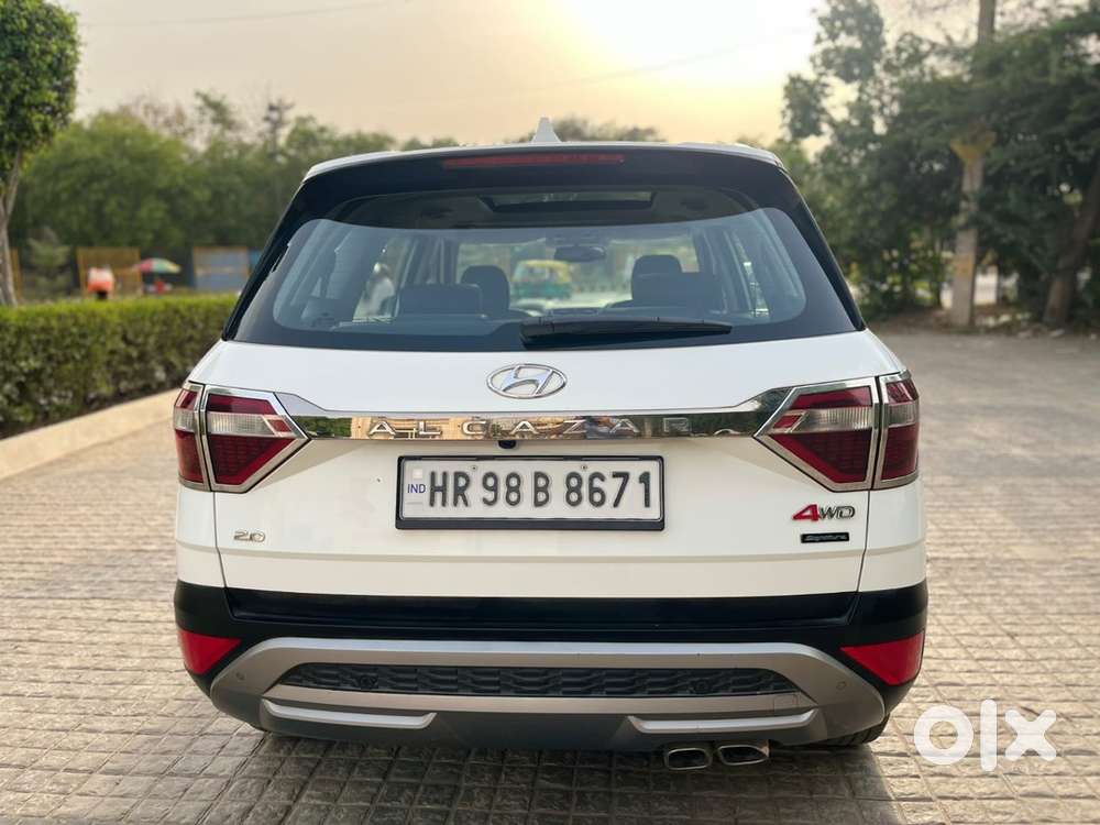2021 Alcazar Sig(o)top -petrol At - 20,000km