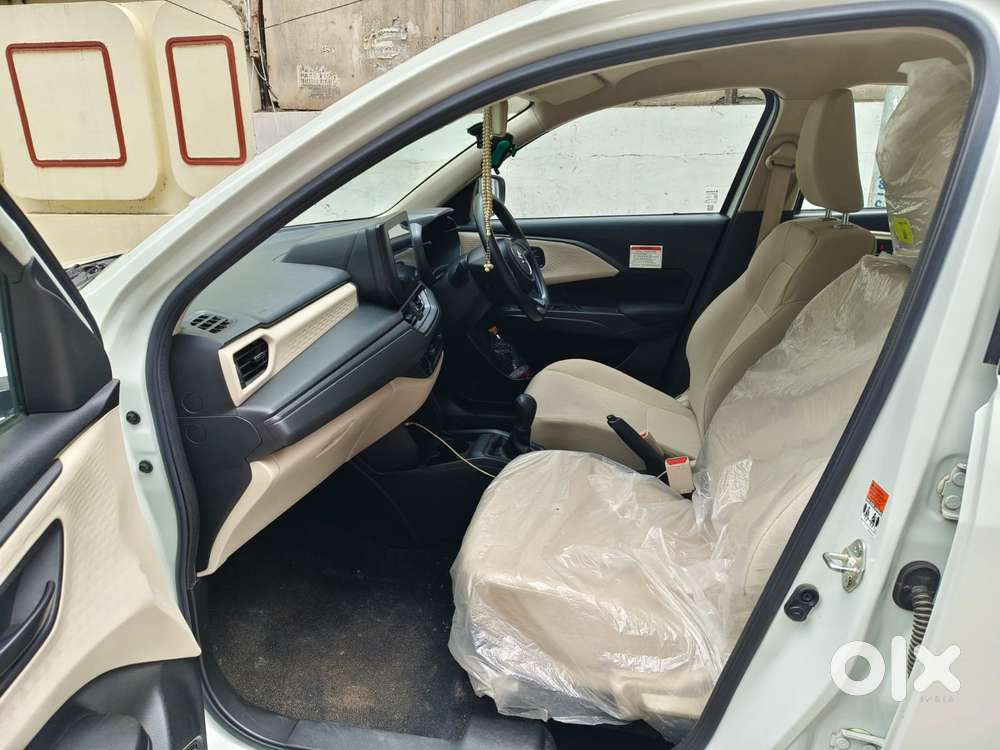 Maruti Suzuki Swift Dzire Lxi Option, 2025, Cng & Hybrids