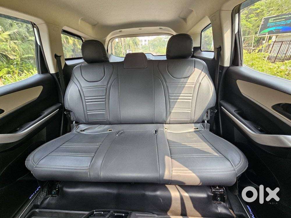 Mahindra Xuv700 2.2 Mx Diesel Mt 5 Str, 2022, Diesel