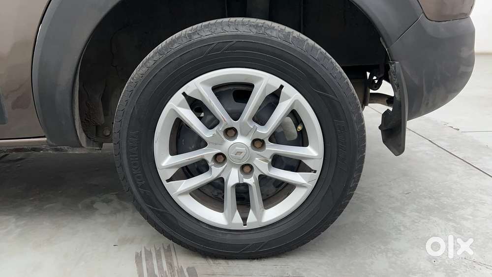 Renault Triber Rxt Easy-r Amt, 2023, Petrol