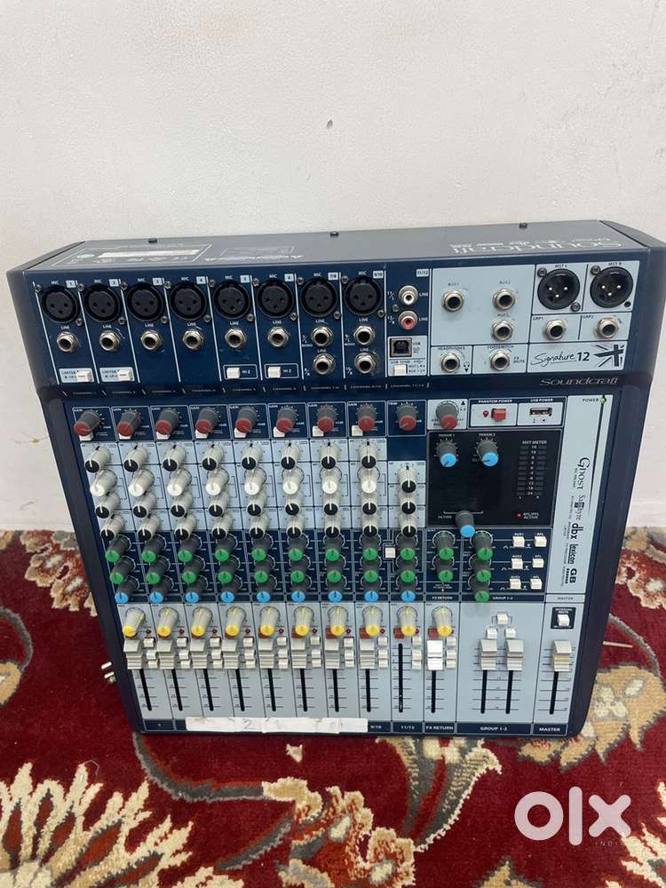 Soundcraft Signature 12 Audio Mixture