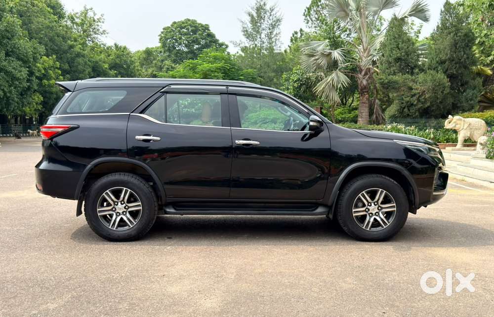 Toyota Fortuner [2021-ongoing] 2.8 2wd Diesel At, 2023, Diesel