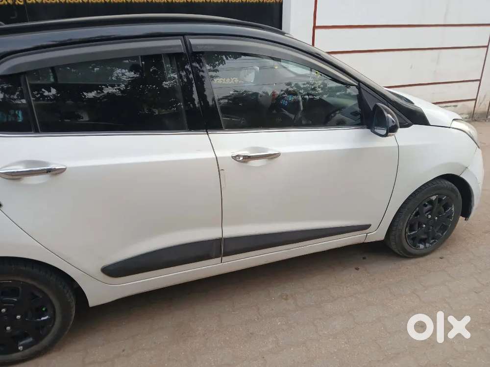 Hyundai Grand I10 2015 Diesel 87000 Km Driven