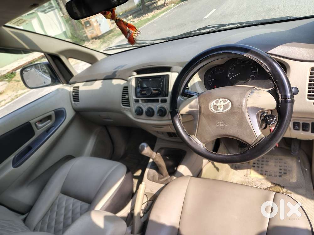 Toyota Innova 2.5 G (diesel) 7 Seater Bs Iv, 2014, Diesel