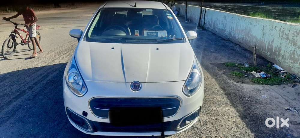 Fiat Grande Punto 2015 Petrol Variant