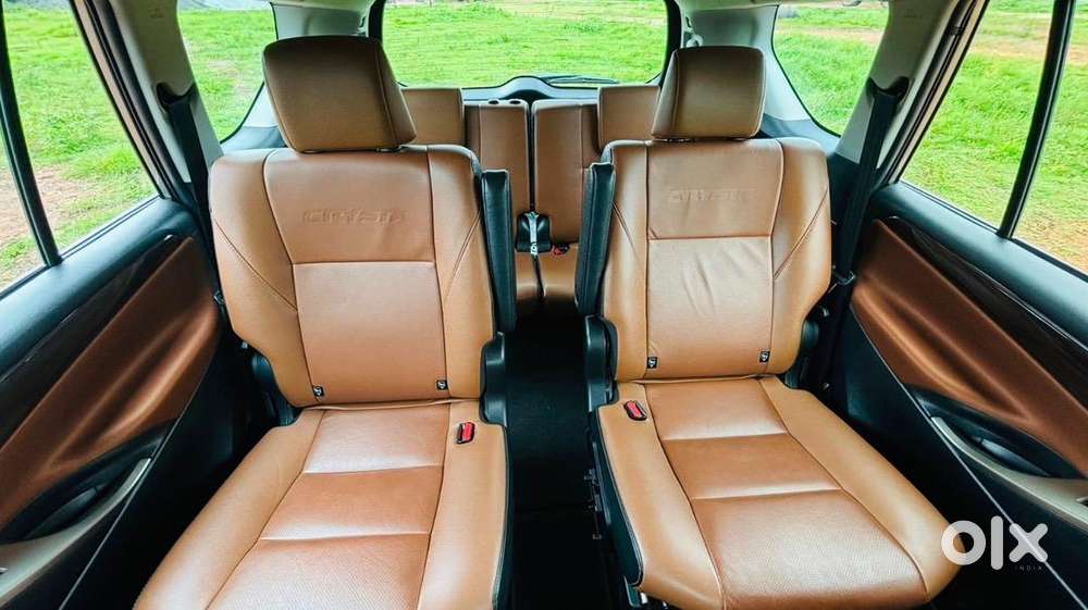 Toyota Innova Crysta 2.4zx At