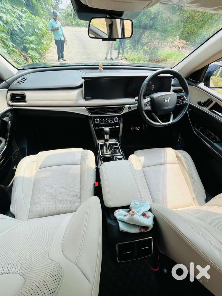 Mahindra Xuv700 Ax7 Luxury Pack Awd, 2024, Diesel