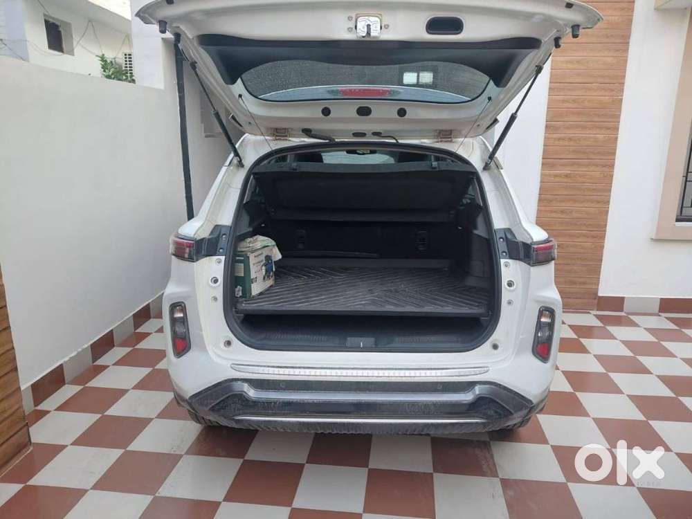 Maruti Suzuki Grand Vitara Alpha+ (top Model) Pearl White
