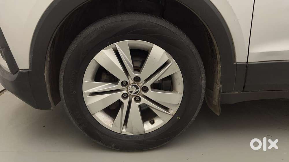 Skoda Kushaq 1.0 Tsi Ambition, 2023, Petrol