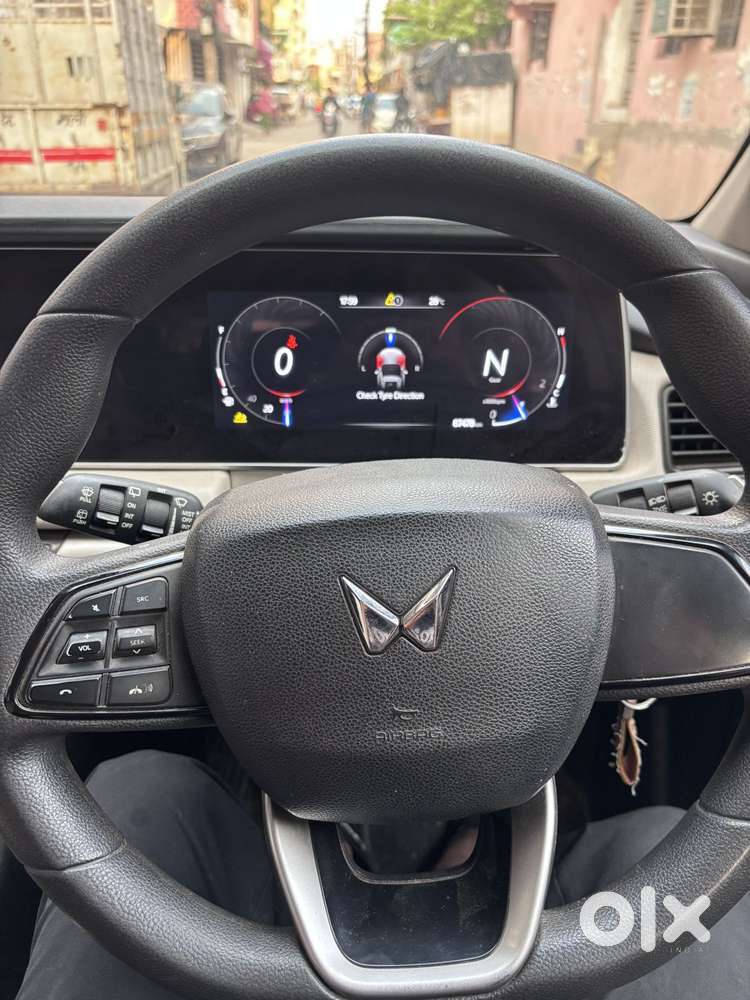 Mahindra Xuv700 2.2 Ax 3 Diesel Mt 7 Str, 2024, Diesel
