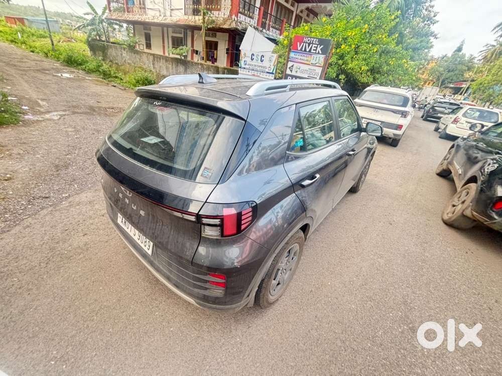 Hyundai Venue 2023 Manual