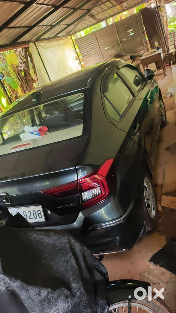 Honda Amaze 2023 S Petrol (i-vtec) – 5,600 Km  Single Owner