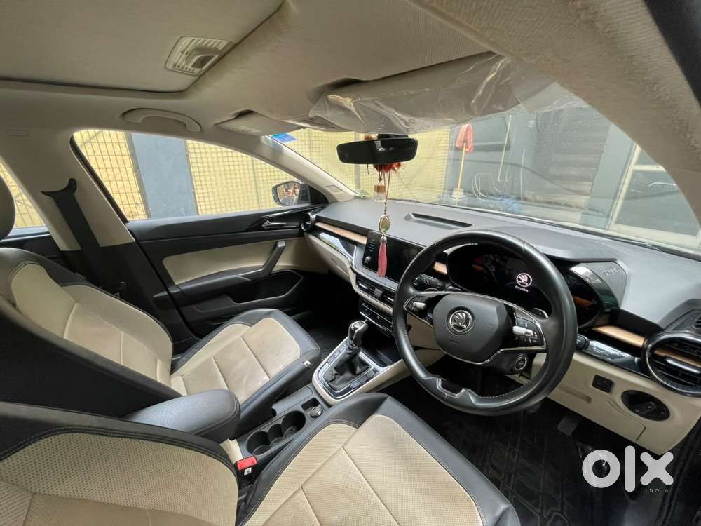 Skoda Slavia Style 1.0l Tsi At, 2023, Petrol