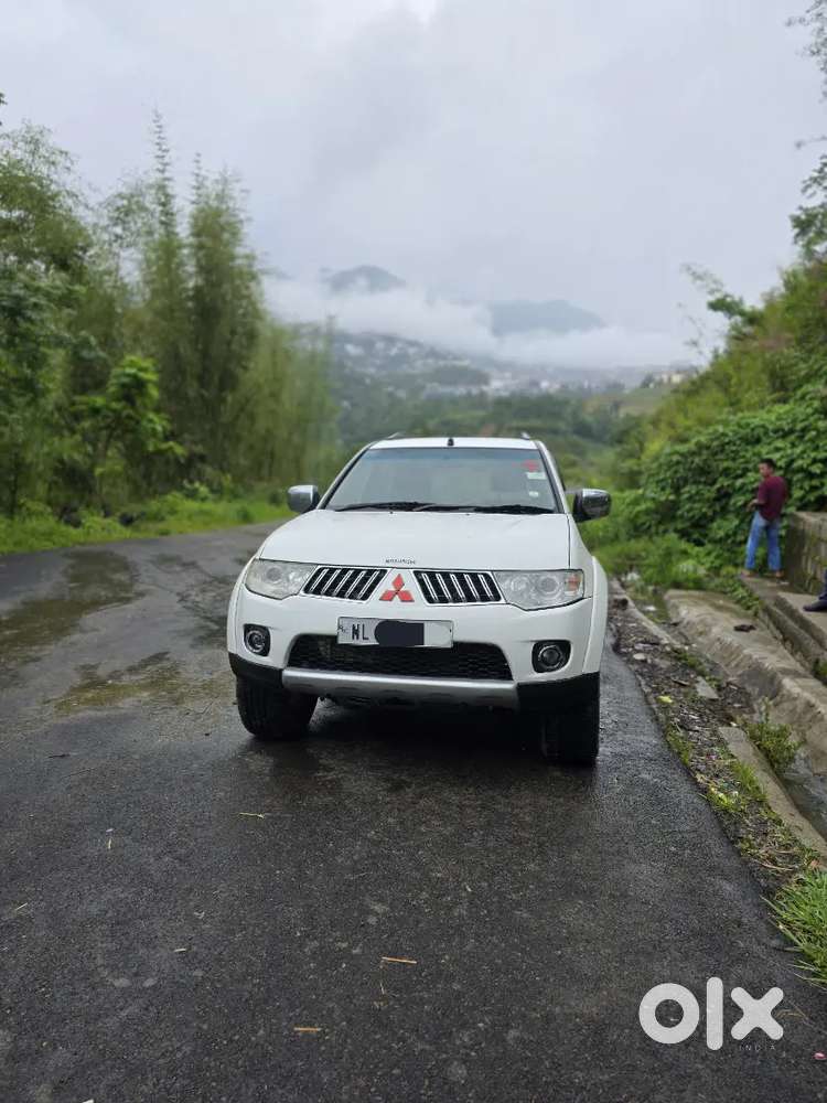 Mitsubishi Pajero Sport 2012 Diesel 86000 Km Driven Manual