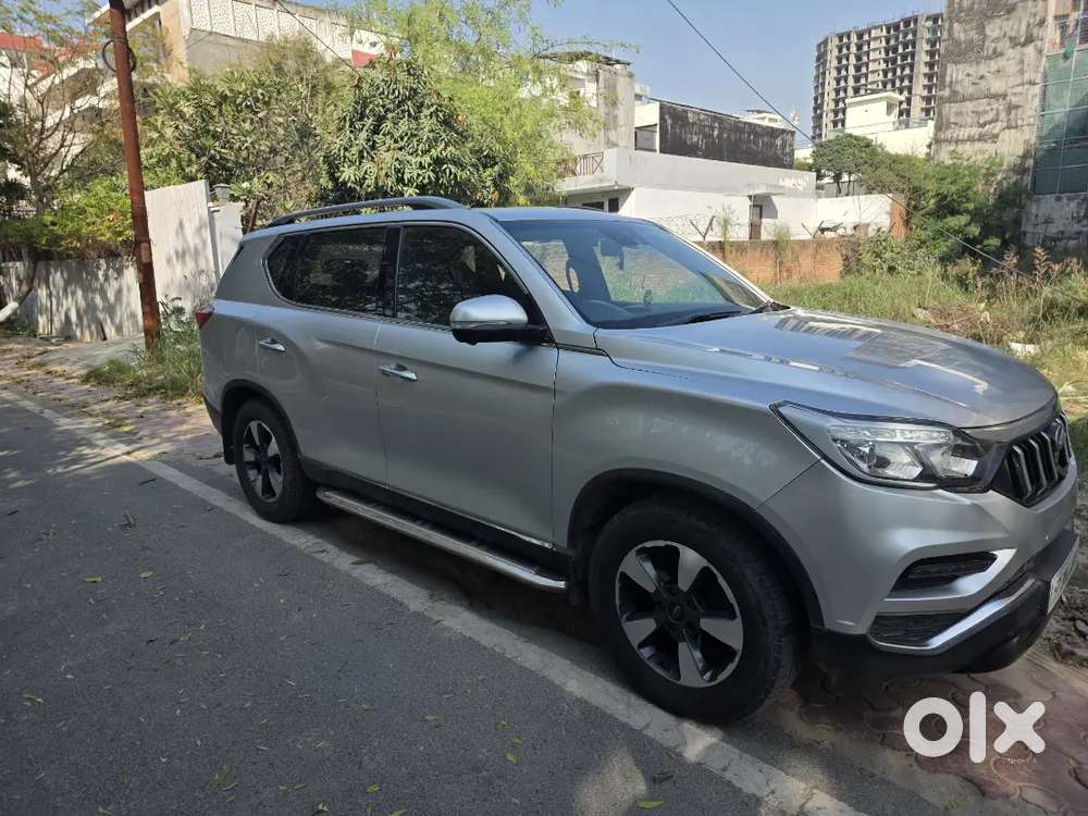 Mahindra Alturas G4