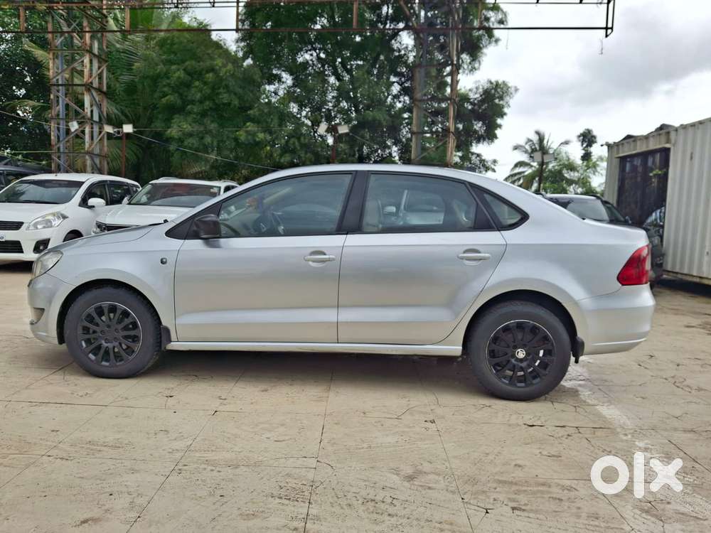 Skoda Rapid [ ] 1.5 Style Plus Tdi At, 2015, Diesel