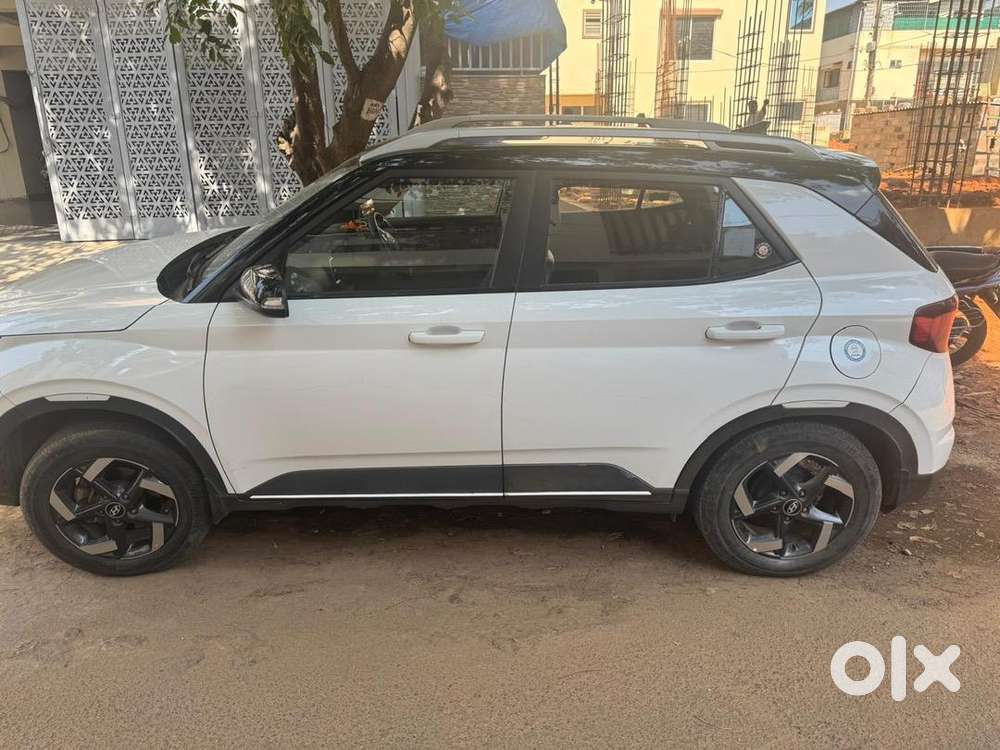 Hyundai Venue 2020 Diesel 154000 Km Driven