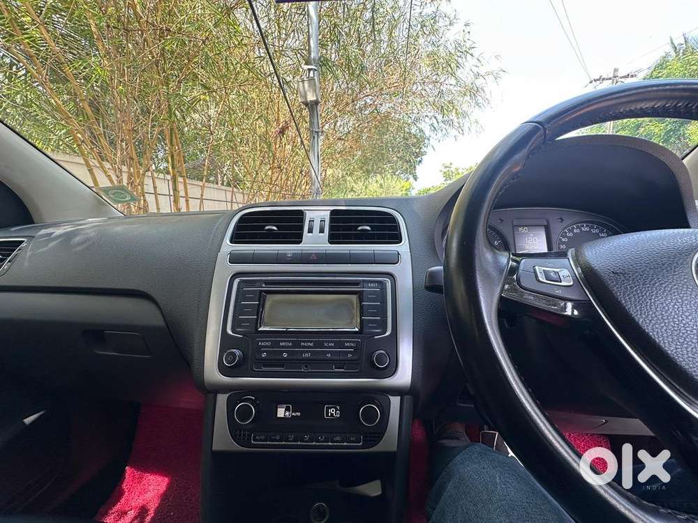 Single Owner Well Mainted Volkswagen Crosspolo Car Manual 2015