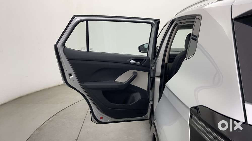 Volkswagen Taigun Topline 1.0 Tsi At (electric Seats), 2023, Petrol