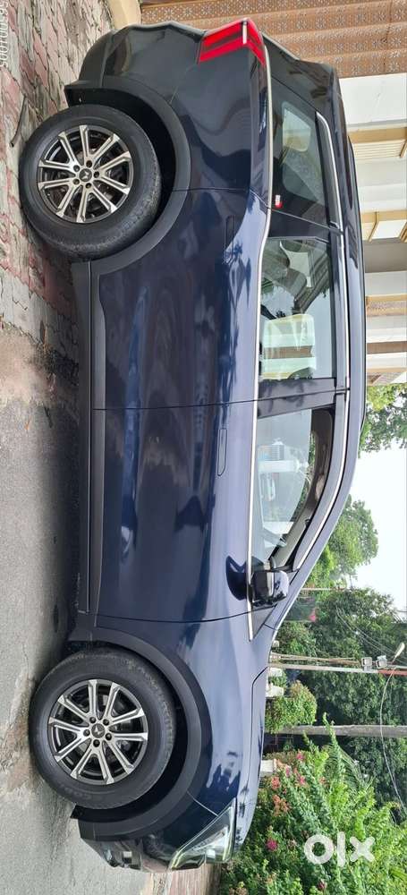 Mahindra Xuv700 2.2 Ax 7 Diesel At Luxury Pack Str Awd, 2023, Diesel