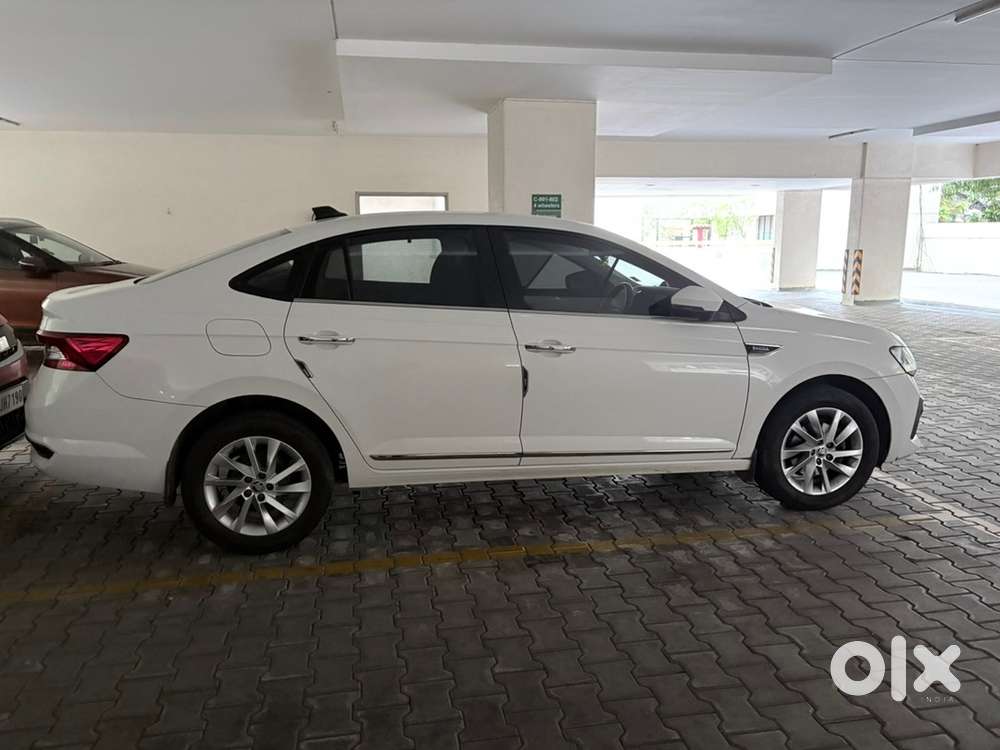 Skoda Slavia Petrol 2024