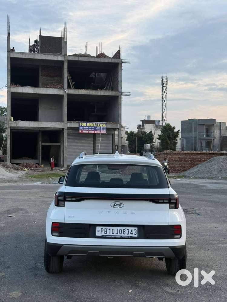 Hyundai Venue Sx Mt, 2024, Petrol