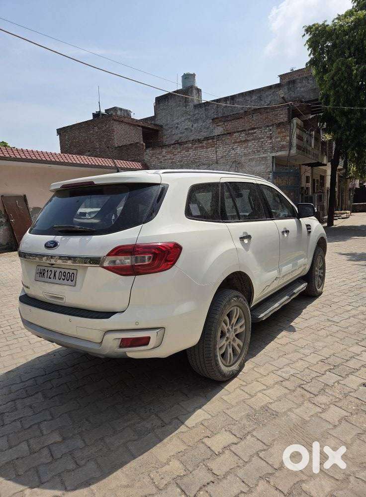 Ford Endeavour 2.2 Titanium At 4x2, 2016, Diesel