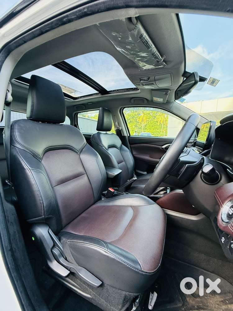 Maruti Suzuki Grand Vitara 1.5 Alpha Smart Hybrid Dual Tone, 2023, P..