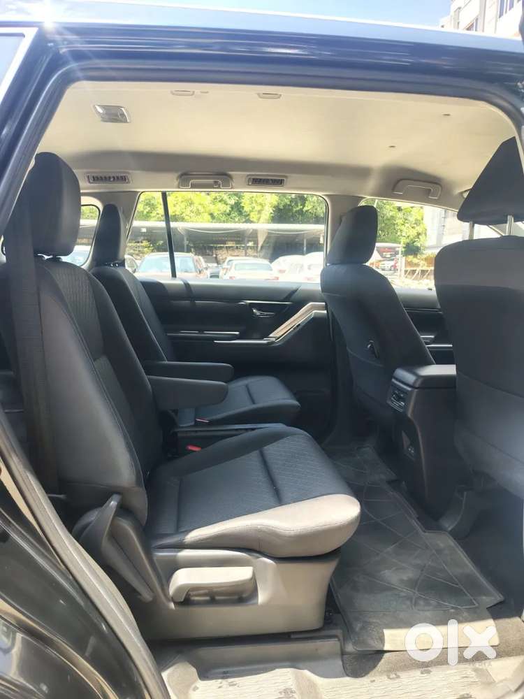 Toyota Innova Hycross 2.0 Gx 8 Str, 2023, Petrol