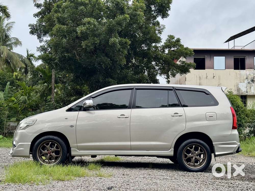 Toyota Innova 2.5 Gx (diesel) 7 Seater Bs Iv, 2012, Diesel