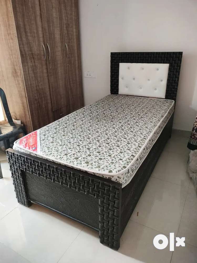 Single box bed price outlet olx