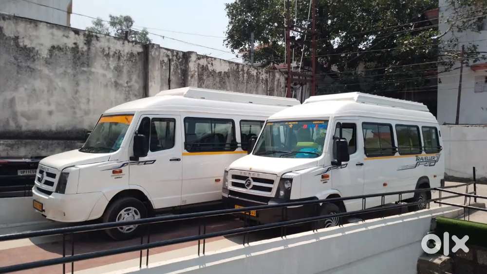 17 Seater Tempo Traveller