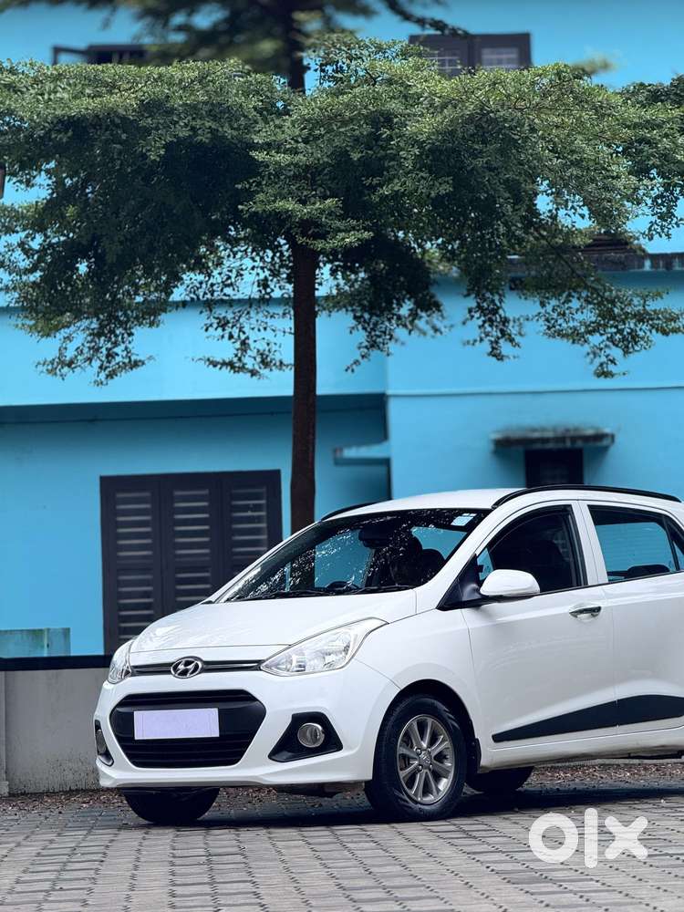 Hyundai Grand I10 Asta Option, 2016, Petrol