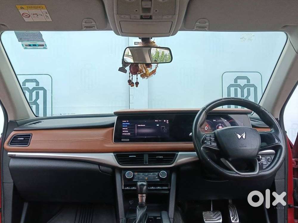 Mahindra Xuv700 2.0 Ax 5 Petrol At Str, 2022, Petrol