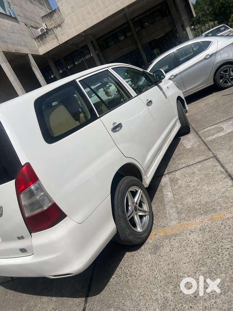 Toyota Innova 2012 Diesel Well Maintained