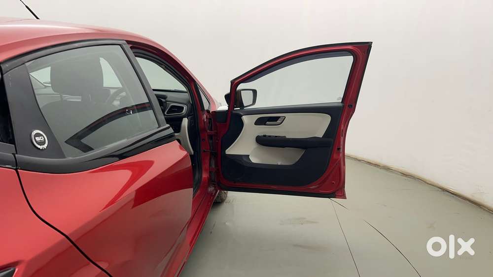 Tata Altroz Xz, 2023, Petrol