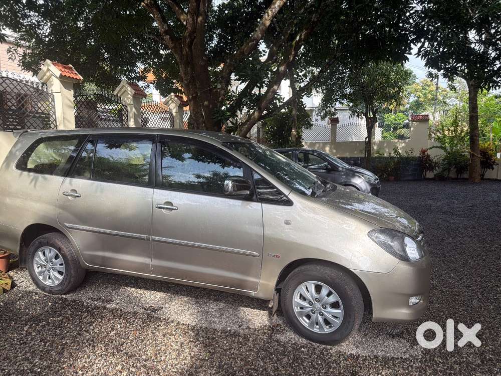 Toyota Innova V 2010 Model