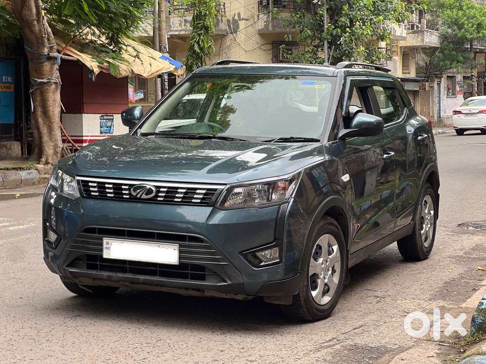 Mahindra Xuv300 1.2 W6 Amt Petrol, 2023, Petrol