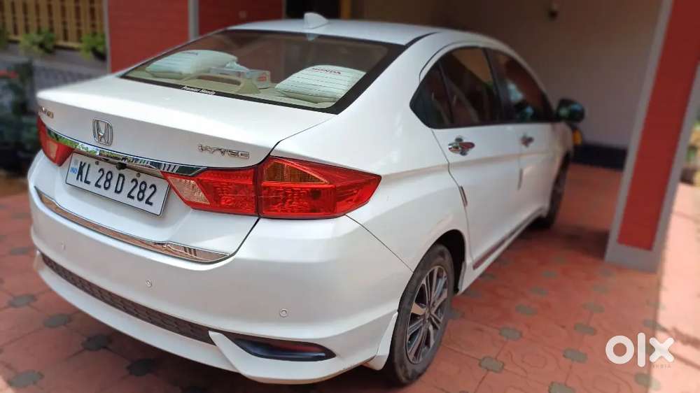 > *`honda City V 2018 Single Owner 360 Camera Showroom Condition - 8 L