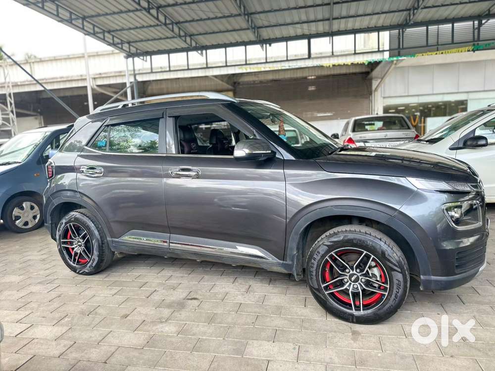 Hyundai Venue Sx 1.2 Mt Knight Edition, 2022, Petrol