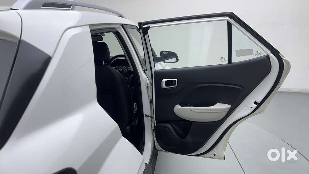 Hyundai Venue 1.0 Sx (o) Turbo Dct, 2023, Petrol