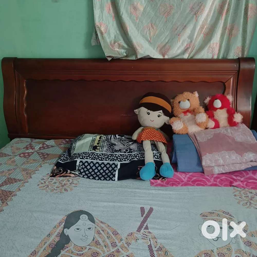 Queen size bed